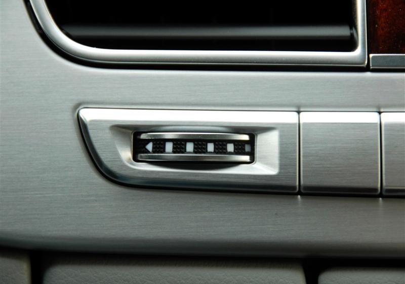 2011款 3.0TFSI quattro尊贵型(245kW)
