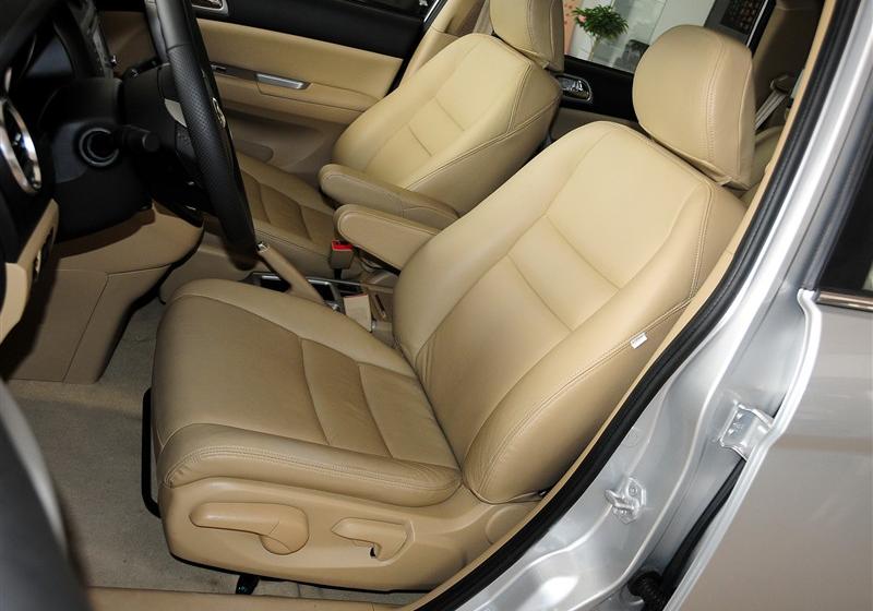 2011款 2.0L 两驱尊贵型