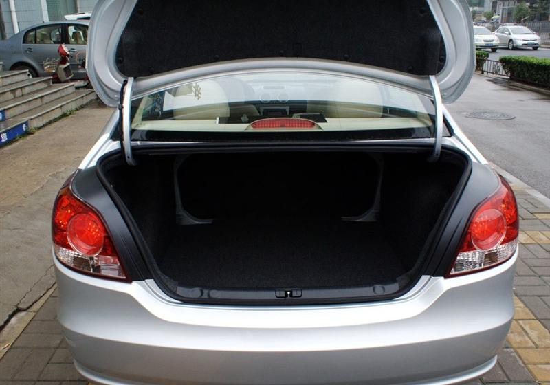 2011款 1.6L 手动品悠版