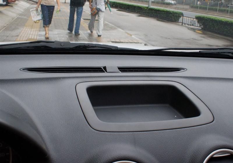 2011款 1.6L 手动品悠版