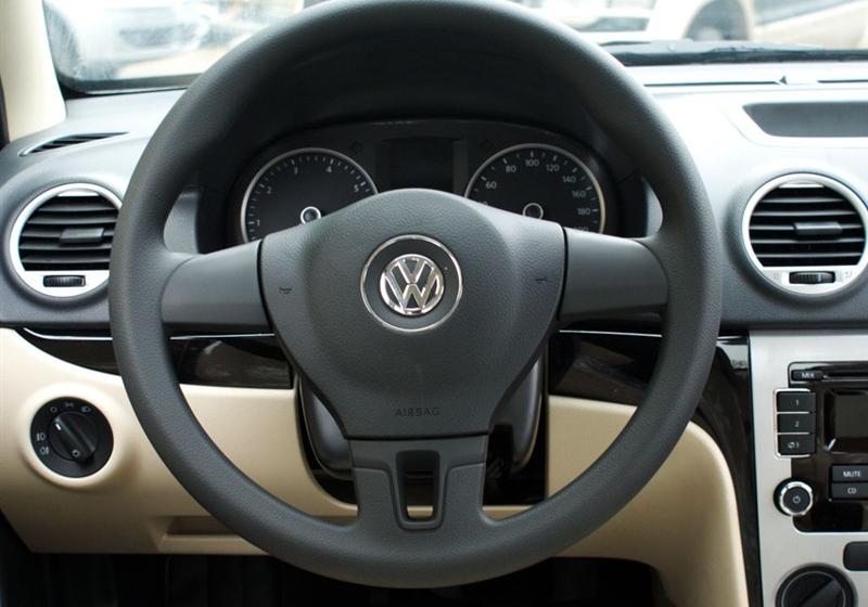 2011款 1.6L 手动品悠版