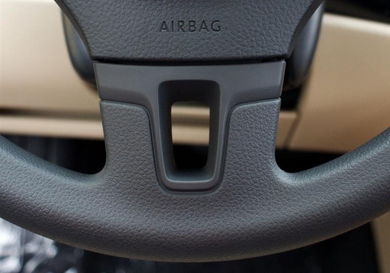 2011款 1.6L 手动品悠版