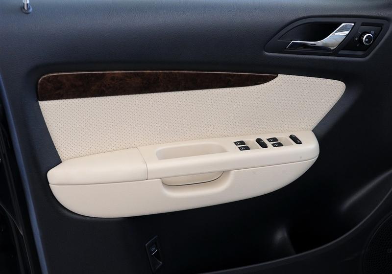 2011款 1.6L 自动品轩版