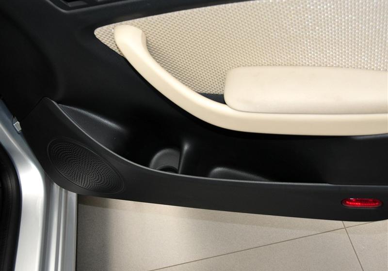 2011款 2.0L 手动品悠版