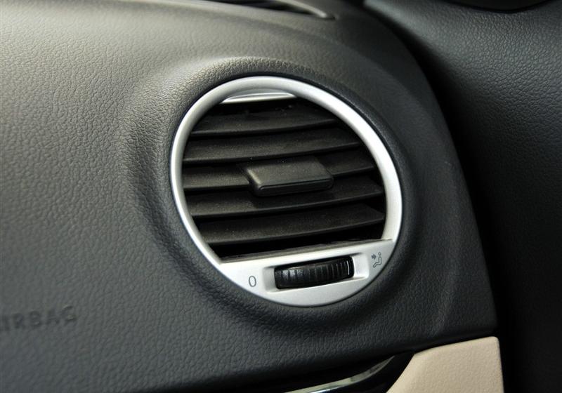 2011款 2.0L 手动品悠版