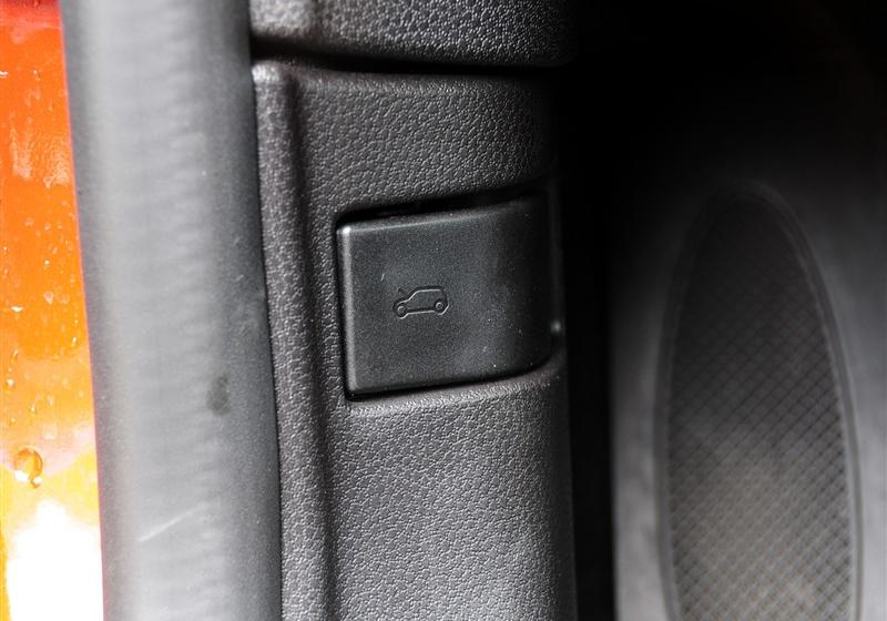 2011款 1.6L ONE