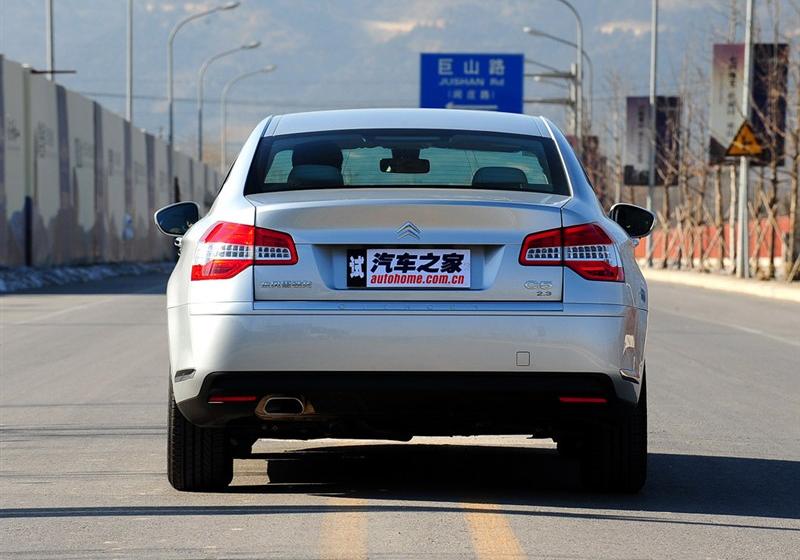 2010款 2.3L 尊雅型