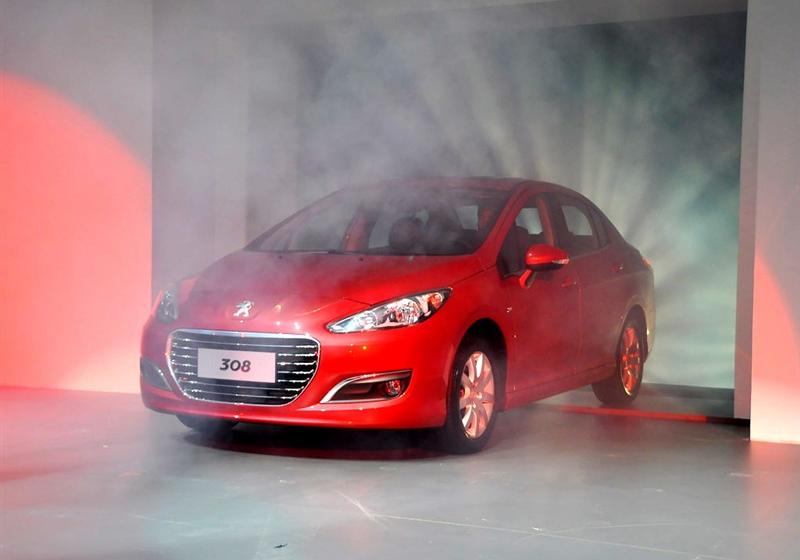 2012款 2.0L 自动尊尚型