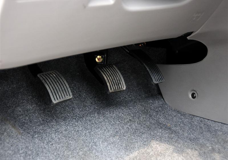 2011款 2.0L-Q3 7座长轴标准版4G94