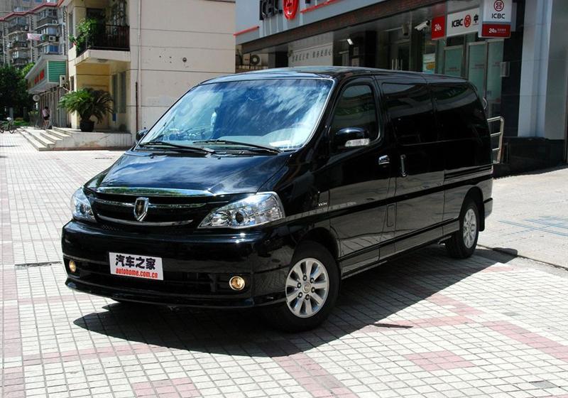 2010款 2.4L-3代 尊领标准型11座4RB2