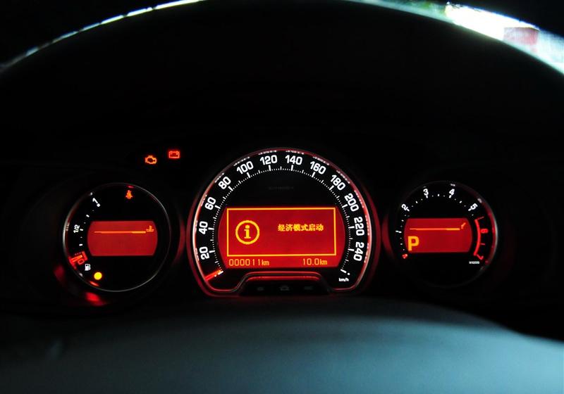 2012款 2.0L 自动尊享型