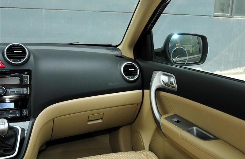 2012款 2.4L 两驱手动都市型