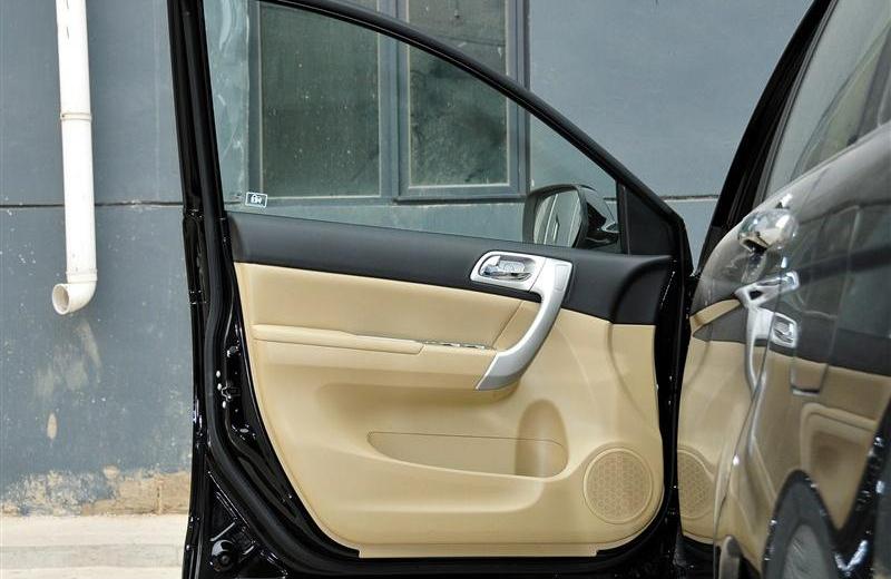 2012款 2.4L 两驱手动都市型