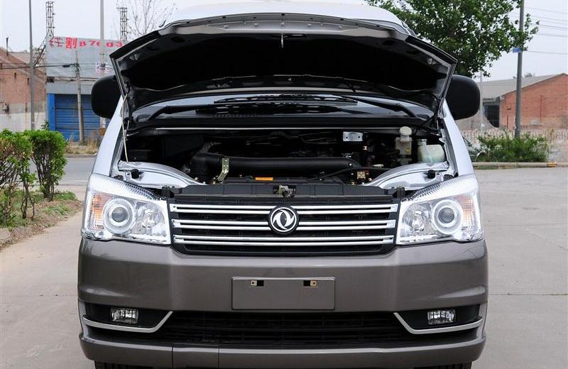 2012款 2.0L Q3长轴标准版7座