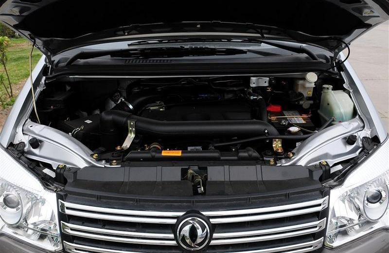 2012款 2.0L Q3长轴标准版7座