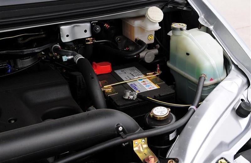 2012款 2.0L Q3长轴标准版7座