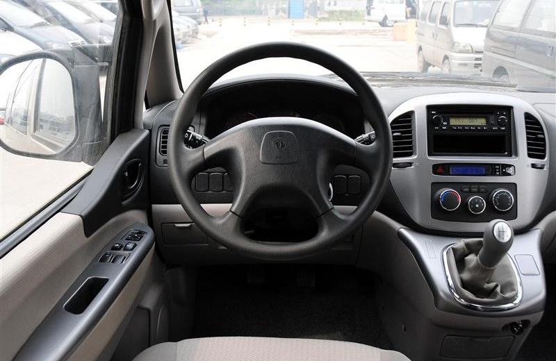 2011款 2.0L Q3 7座长轴标准版