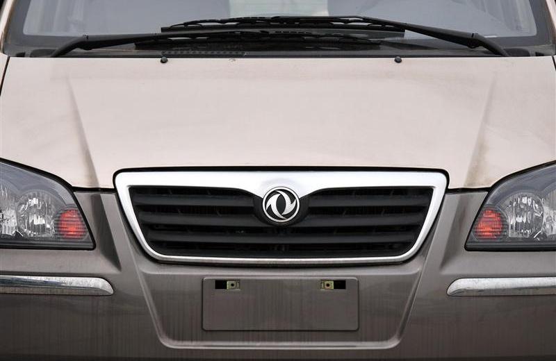 2011款 2.0L Q3 7座长轴标准版