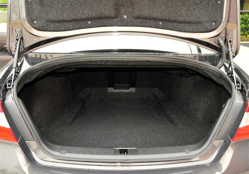 2012款 M25L 奢华版
