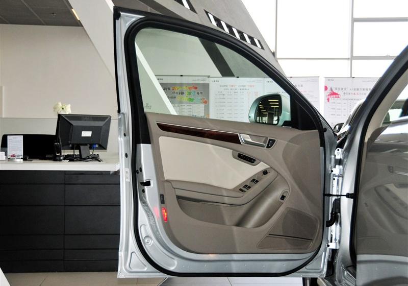 2012款 2.0 TFSI 自动技术型