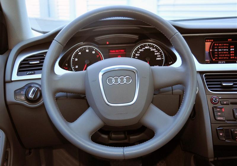 2012款 1.8 TFSI 自动舒适型