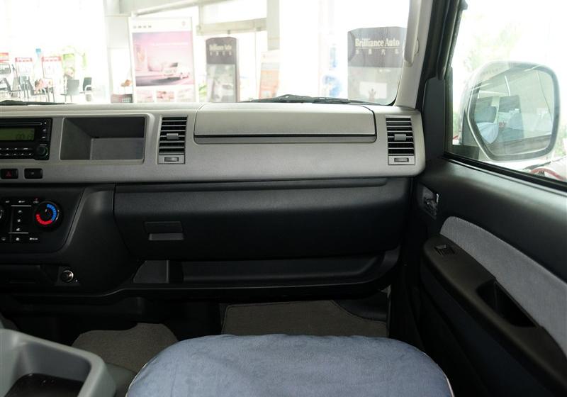 2011款 2.4L大海狮L 汽油豪华型
