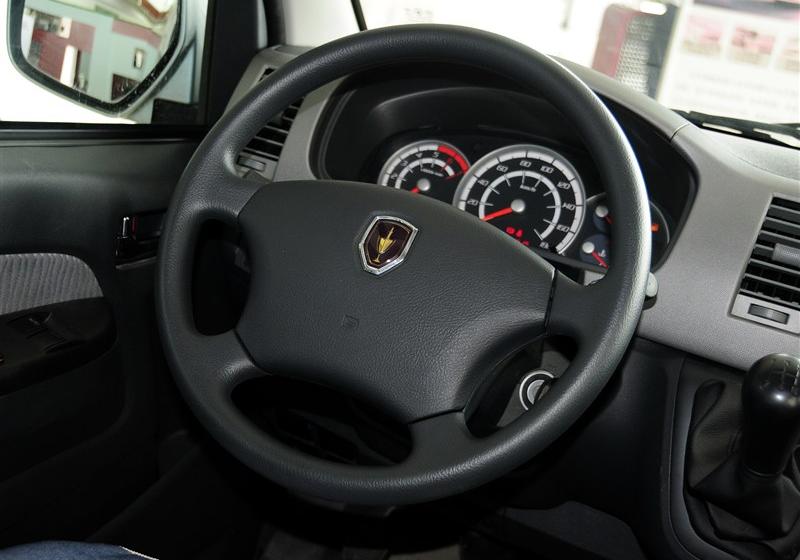 2011款 2.4L大海狮L 汽油豪华型