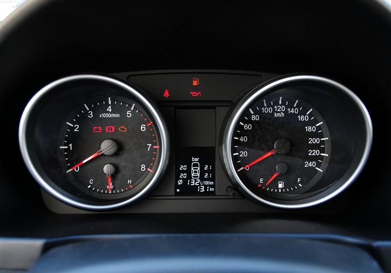 2012款 1.5T 手动两驱精英型