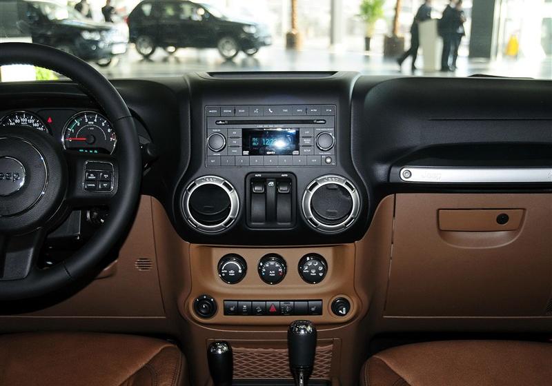 2013款 3.6L 两门版 罗宾汉
