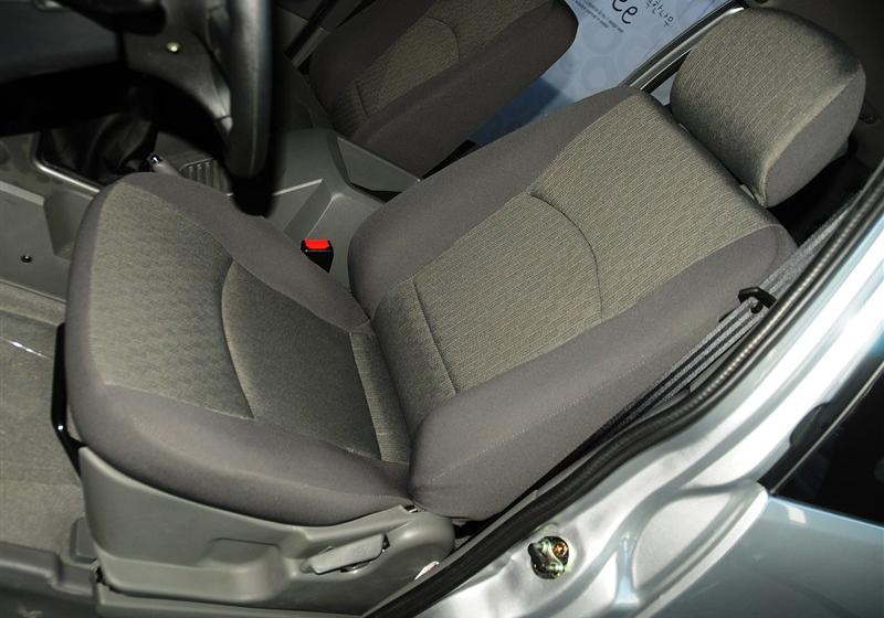2013款 M3 1.6L 7座豪华型