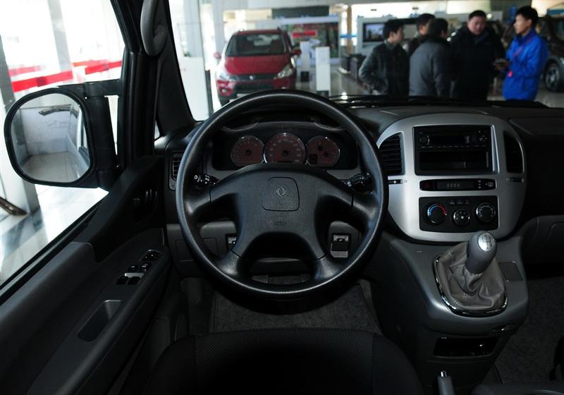 2013款 M5 Q3 2.0L 7座短轴豪华型