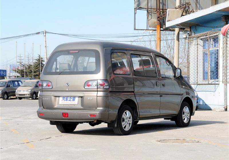 2013款 M3 1.6L 7座标准型