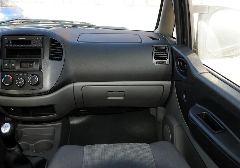 2013款 M3 1.6L 7座标准型