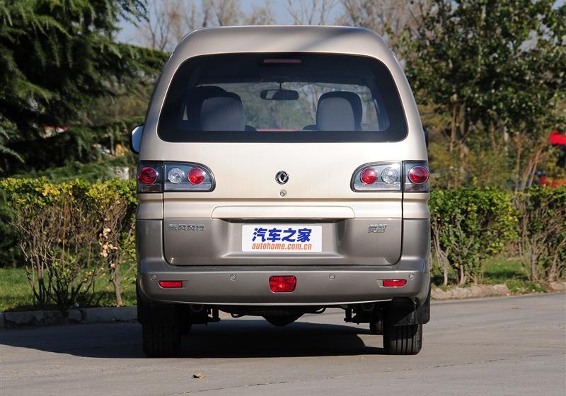 2013款 M3 1.6L 7座舒适型