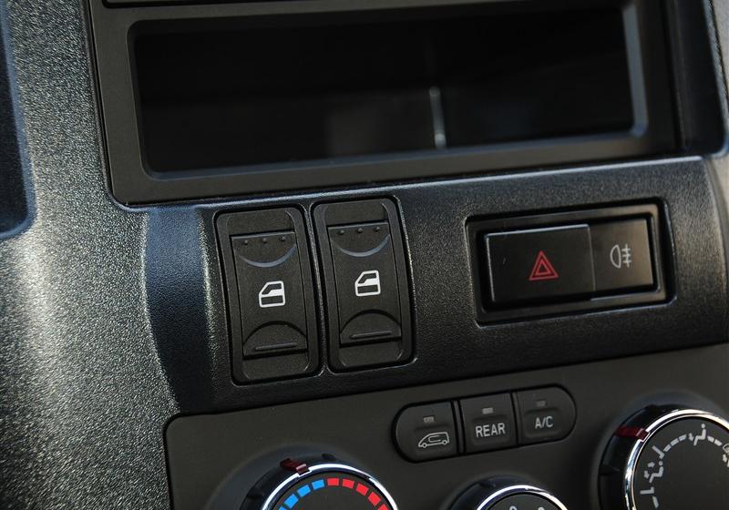 2013款 M3 1.6L 7座舒适型