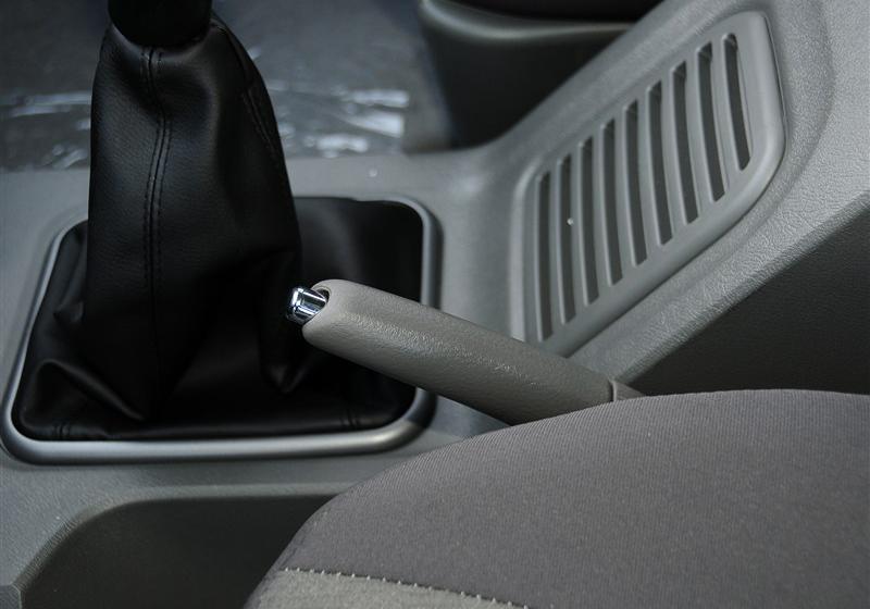 2013款 M3 1.6L 7座舒适型