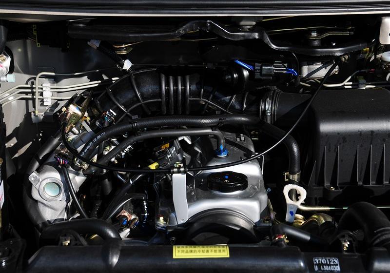 2013款 M3 1.6L 7座舒适型