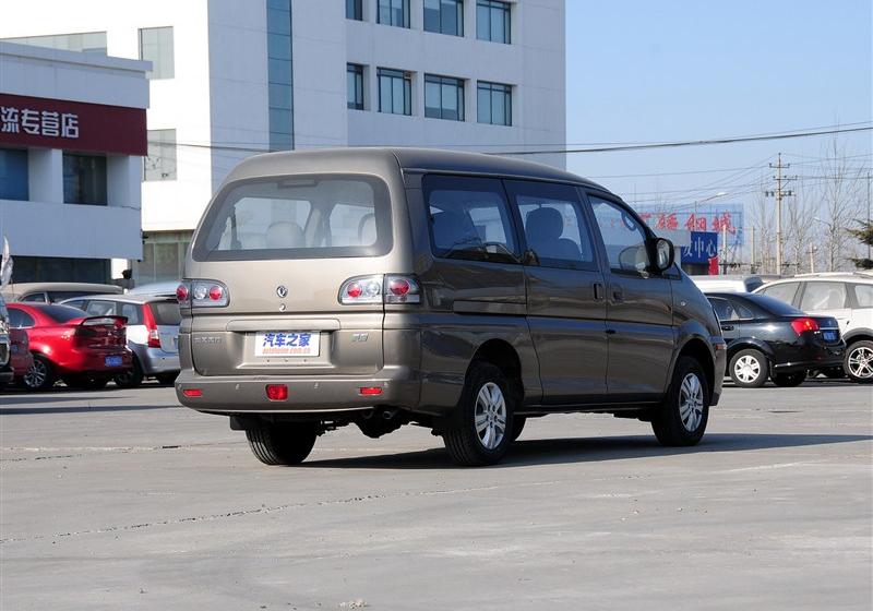2013款 M5 Q7 2.0L 7座长轴舒适型