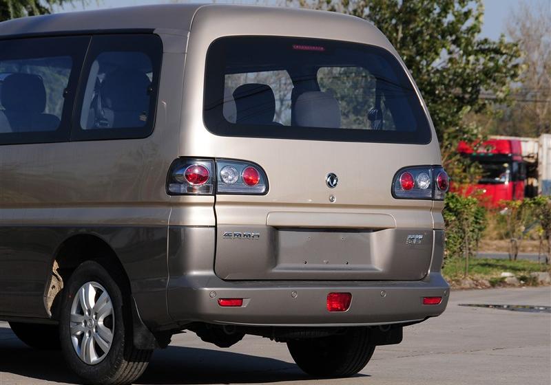 2013款 M3 1.6L 7座舒适型