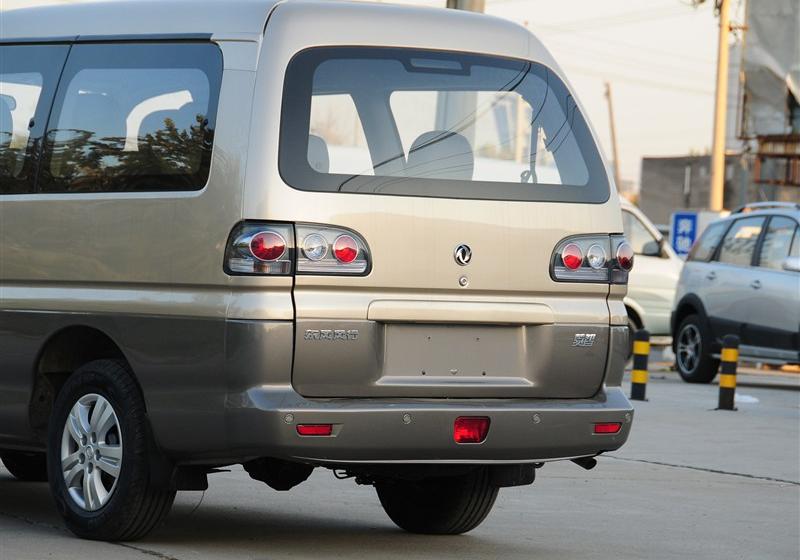 2013款 M5 Q3 2.0L 7座长轴舒适型
