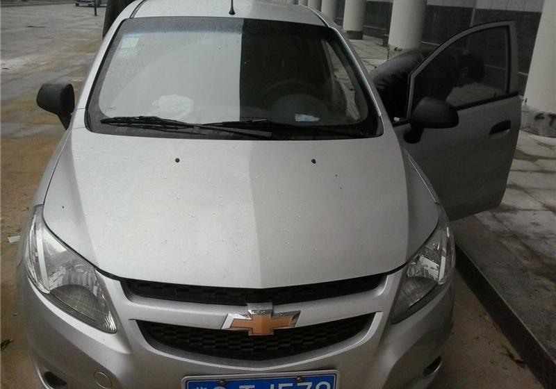 2013款 三厢 1.2L EMT理想版