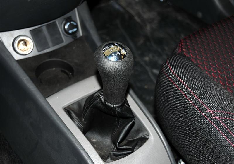 2012款 三厢 1.5L 手动运动型