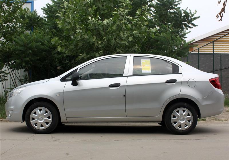 2013款 三厢 1.2L EMT理想版