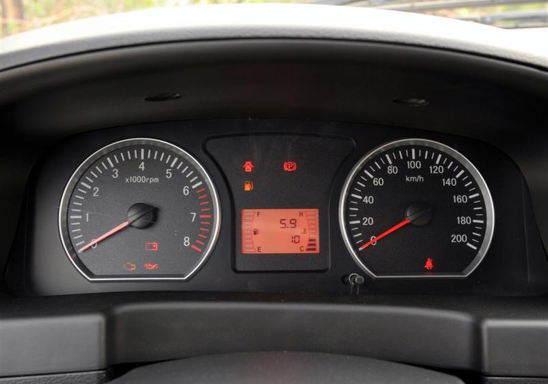 2015款 M3 1.6L 7座豪华型