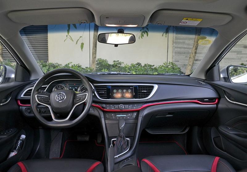 2015款 18T 双离合运动旗舰型