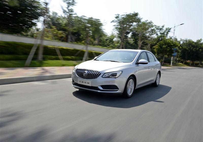 2015款 18T 双离合运动旗舰型