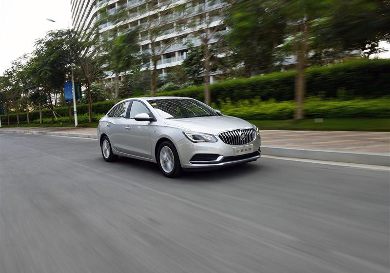 2015款 18T 双离合运动旗舰型