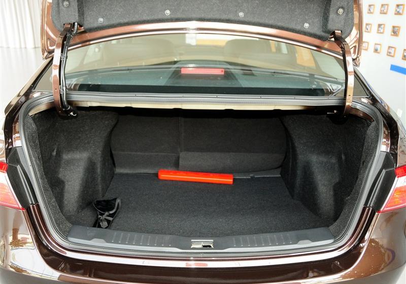2013款 1.8T 自动尊贵型