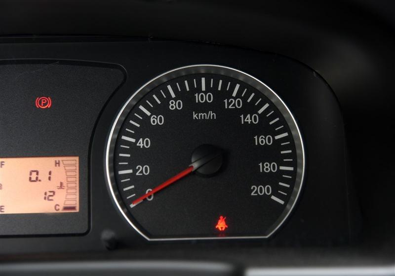 2015款 V3 1.6L 7座舒适型