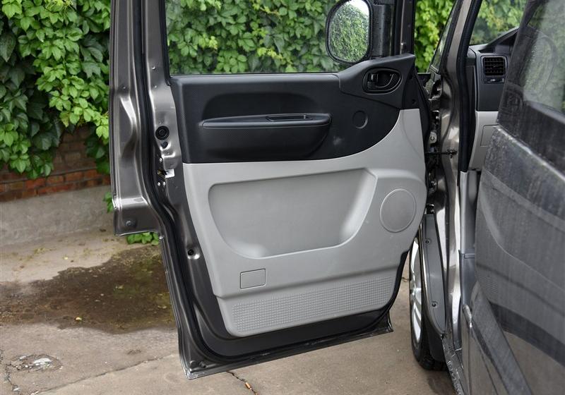 2015款 V3 1.6L 7座舒适型